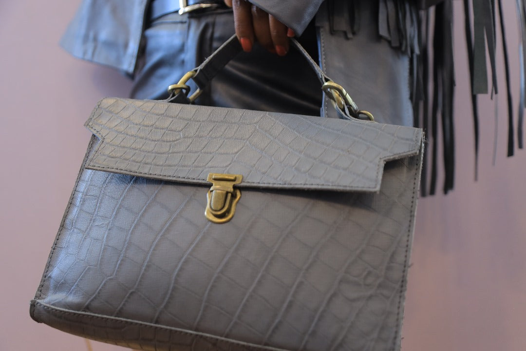 Gray Croc-Embossed Handbag – Elegant, Stylish & Durable for Everyday Use